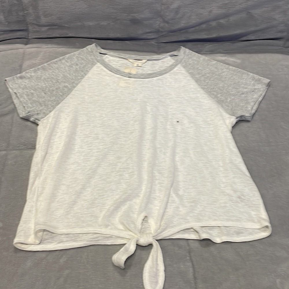 This has never been worn, still has the tag and everything
